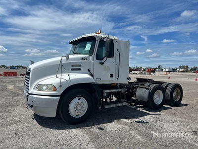 2003 Mack CX613 6x4 Ciągnik siodłowy T/A z kabiną dzienną