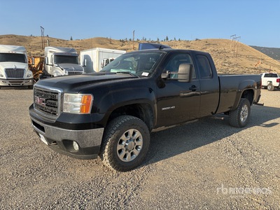 2011 GMC Sierra 3500HD SLT 4x4 Extended Cab Pickup