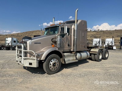 2012 Kenworth T800 6x4 تراكتور شاحنة كابينة النوم (ثنائية المحور)