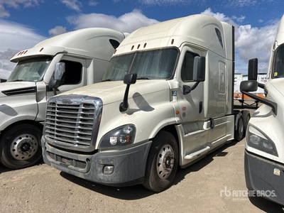 2019 Freightliner Cascadia 125 6x4 تراكتور شاحنة كابينة النوم (ثنائية المحور)