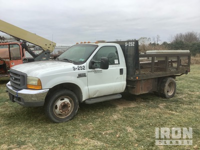 1999 Ford F-550 Super Duty XL 4x2 Flatbed Truck