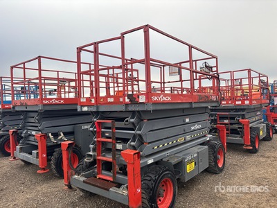 2007 Skyjack SJ7135 RT 4x4 Dual Fuel Ascenseur à ciseaux