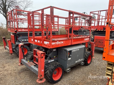 2006 Skyjack SJ6826 RT 4x4 Dual Fuel Ascenseur à ciseaux
