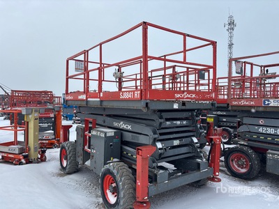 2010 Skyjack SJ8841 RT 4x4 Diesel Elevador de tijera