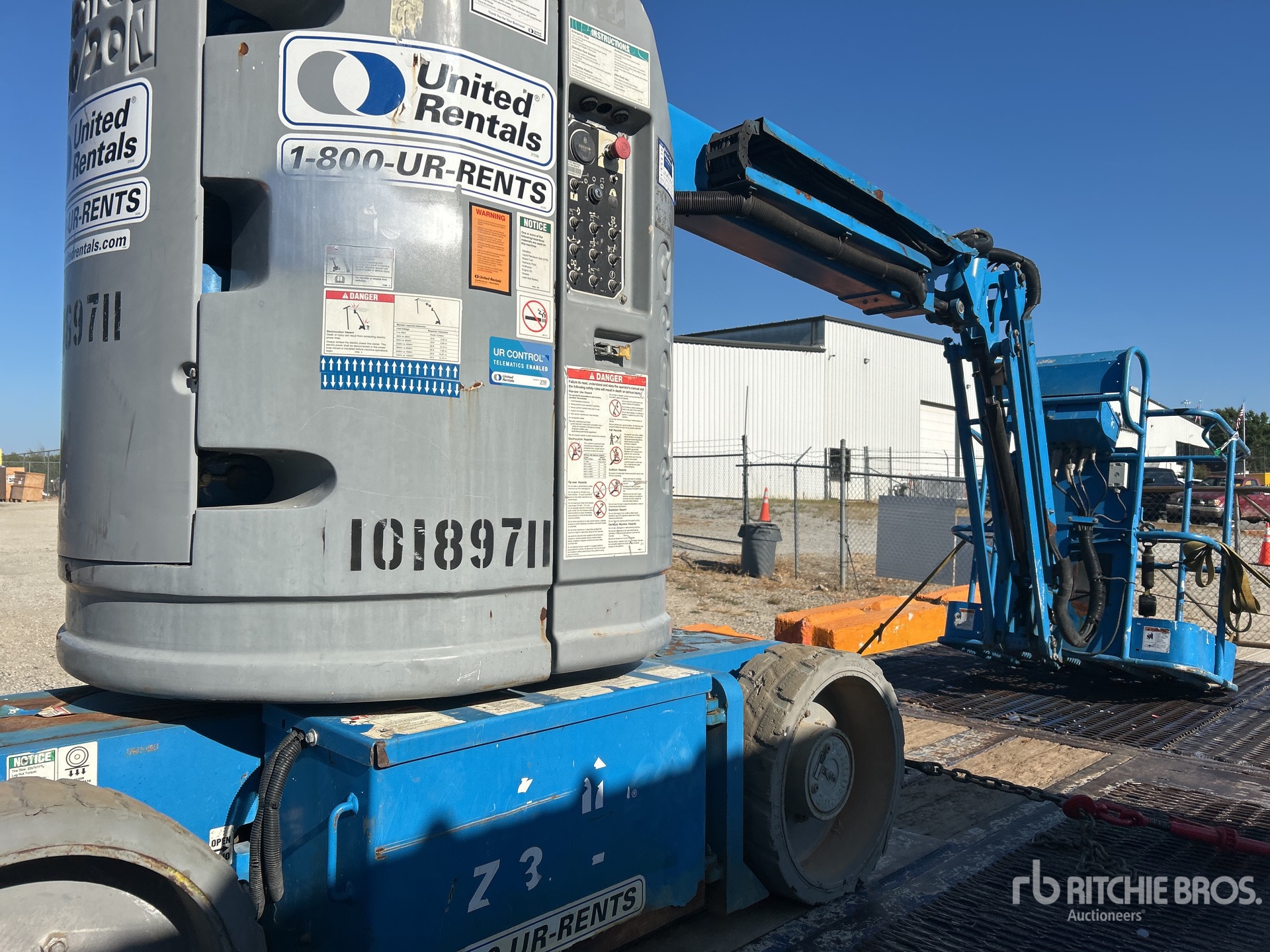 2013 Genie Z-30/20N RJ Articulating Boom Lift