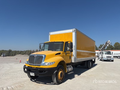 2015 International 4300 4x2 Camion fourgon
