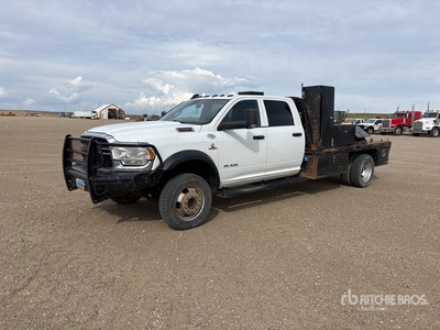 2022 Ram 5500 4x4 Crew Cab شاحنة مسطحة