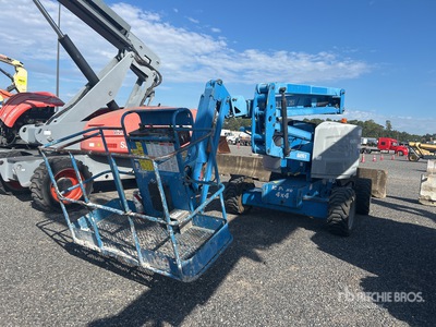 2015 Genie Z-45/25J 4WD Dual Fuel Articulating Boom Lift