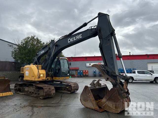 EXCAVADORA 2011 JOHN DEERE 225D