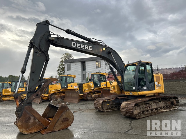 EXCAVADORA 2011 JOHN DEERE 225D