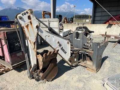 Bobcat 709 24 in Retroescavatore per mini pala