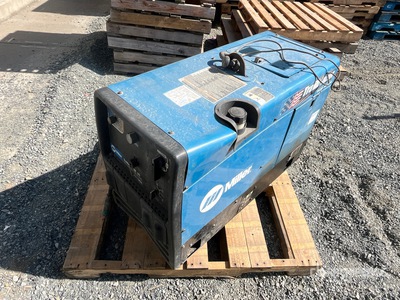 Miller Trailblazer 302 300 A Engine Driven Welder (Inoperable)