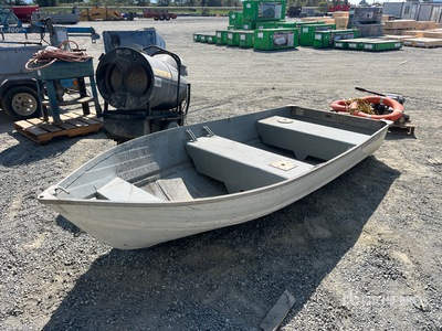 Smoker Craft 12CFS 12 ft قارب صيد
