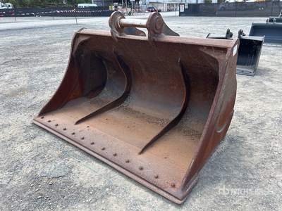 2000 mm Q/C Cleanup Excavator Bucket - Fits 30 Ton