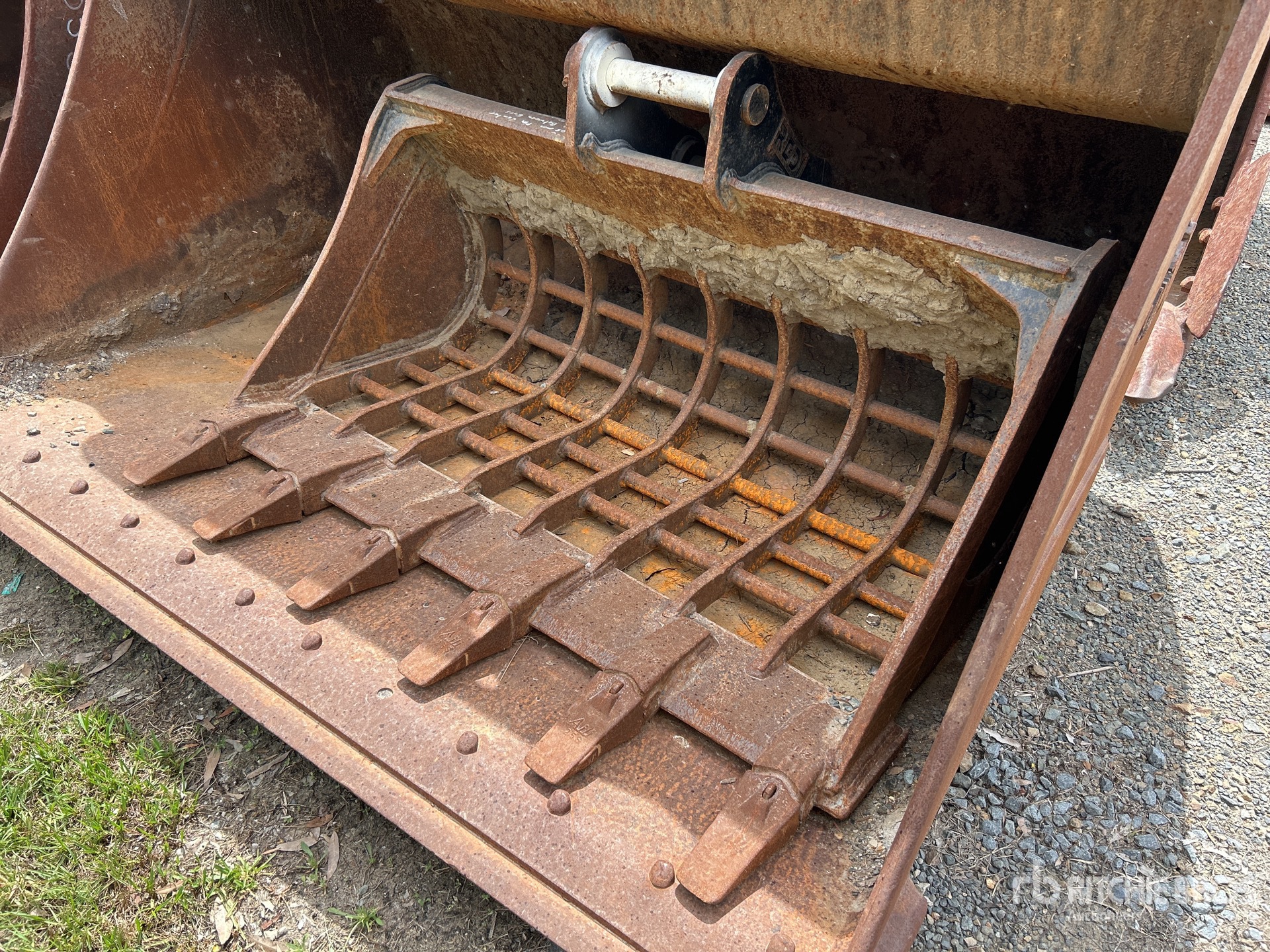 Redi 1300 mm Q/C Skeleton Excavator Bucket - Fits 8 Ton