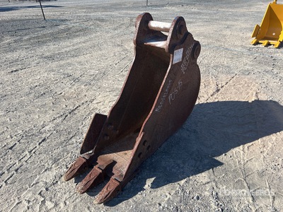 Cat 300 mm Q/C Digging Excavator Bucket - Fits 7 - 10 ton