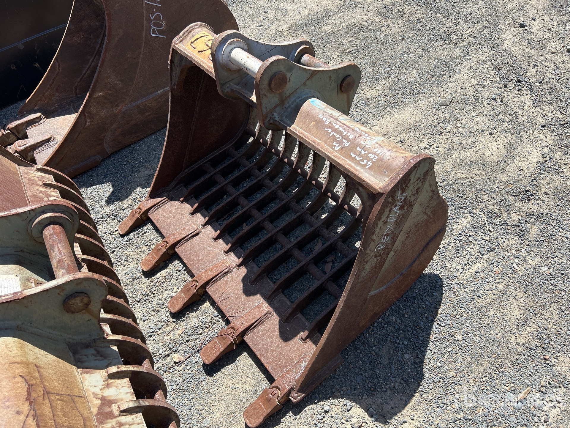 1000 mm Q/C Skeleton Excavator Bucket - Fits 5 Ton