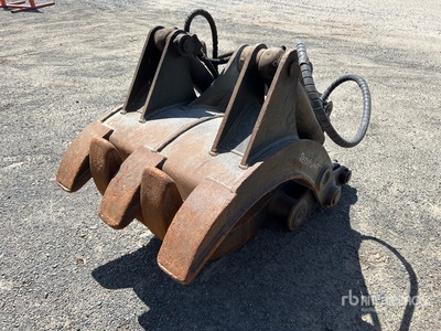 Q/C Excavator Grapple - Fits 13 Ton