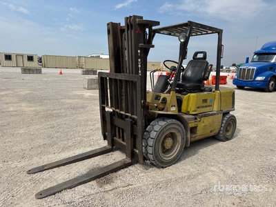 Mitsubishi FG30 6000 lb Pneumatic Tire Forklift