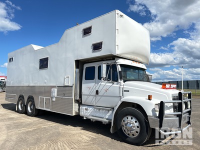 2002 Freightliner FL80 6x4 Livestock Truck
