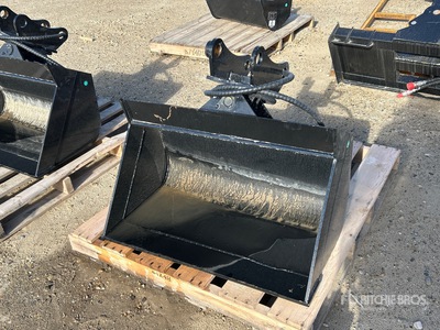 2025 GIYI GY-D5T 35 in Tilting 5 Ton CAT Excavator Bucket (Unused)