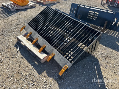 2025 GIYI GY-RB66 66 in Skeleton Skid Steer Bucket (Unused)