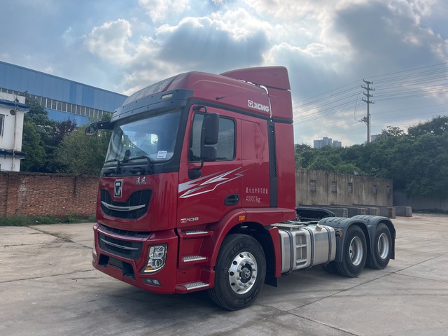 2021 XCMG XGA4250D6WC 6x4 Sleeper Truck Tractor