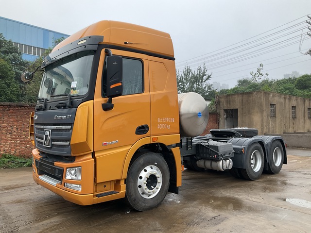 2024 XCMG XGA4250N6WC LNG 6x4 Sleeper Truck Tractor (Unused)