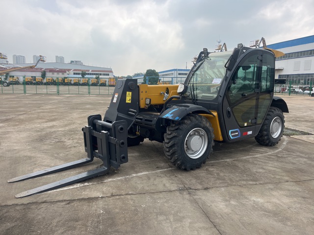 2023 XCMG XT2506E Electric Telehandler
