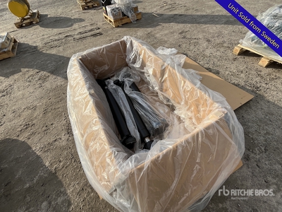 Quantity of (3) Dana Italia 5580103608 Driveshafts (Unused)