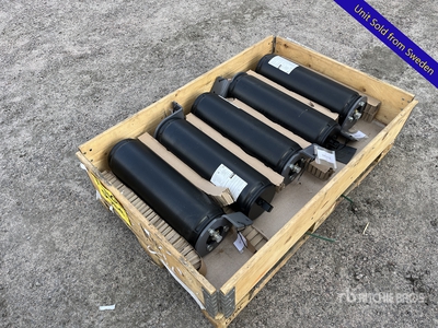 Quantity of (5) Parker ACP15EM620E24H Piston Accumulator Hydraulic Parts (Unused)