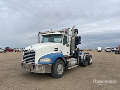 2011 Cormach 28200-E 8ASC 9400 kg Knuckle Boom on 2007 Mack 600 6x4 Boom Truck