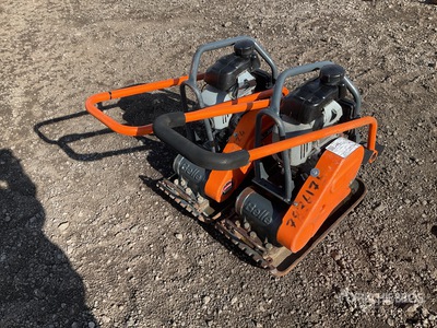 Quantity of (2) Belle LC3251 12" Plancha compactadora