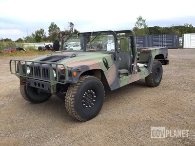 1989 AM General M1097R1 HMMWV 4 Door w/Truck Body