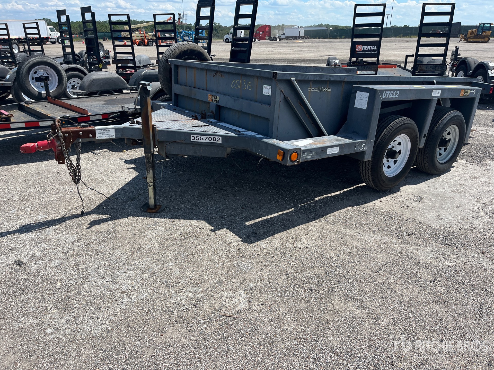 2011 JLG UT612 10 ft T/A Remorque à Chargement au Sol