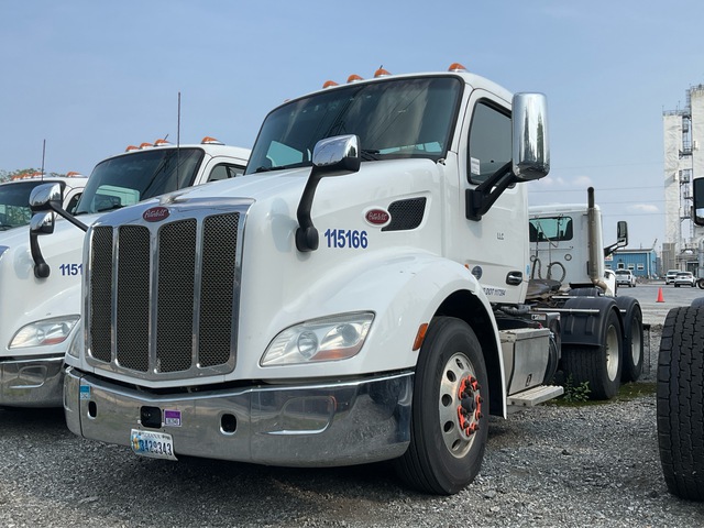 2018 Peterbilt 579 6x4 T/A Day Cab Truck Tractor
