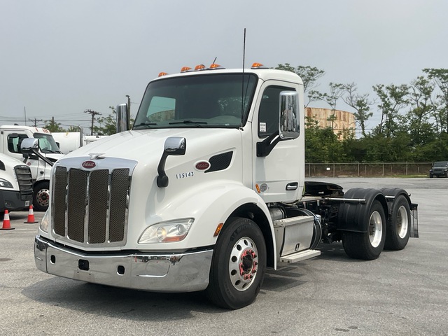 2018 Peterbilt 579 6x4 T/A Day Cab Truck Tractor