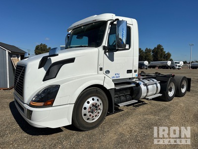 2016 Volvo VNL 6x4 T/A Day Cab Truck Tractor