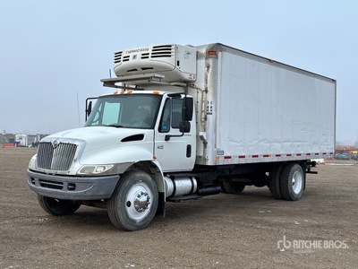 2005 International 4400 SBA 4x2 Refrigerated Truck