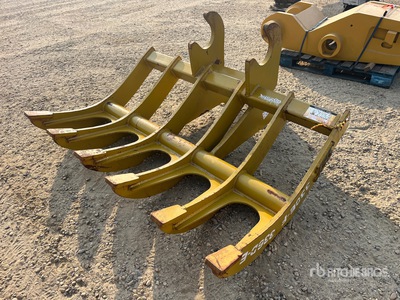 SEC 72 in Q/C Excavator Rake