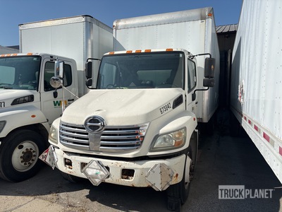 2008 Hino 268 4x2 Autocarro furgonato