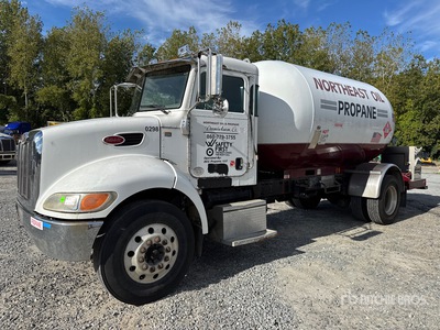 2010 Peterbilt 335 4x2 S/A Propane Gas Cysterna samochodowa
