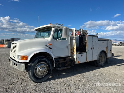 1993 International 4900 4x2 Service Truck
