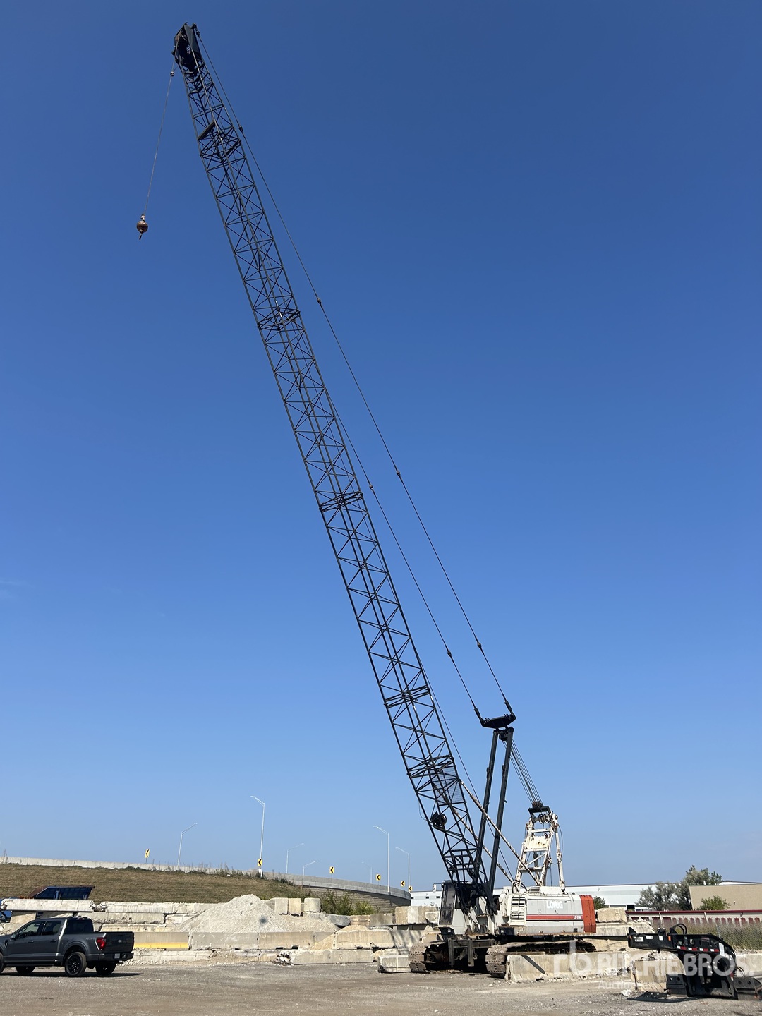 2000 Link-Belt LS-218H Grue sur chenilles à flèches en treillis
