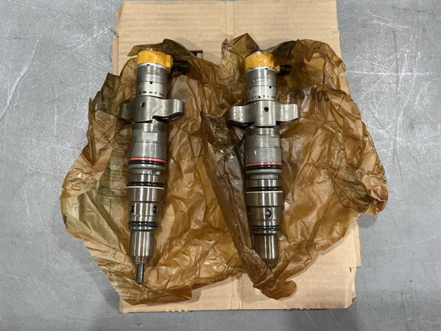 (2) Cat 238-8091 Fuel Injector Assemblies