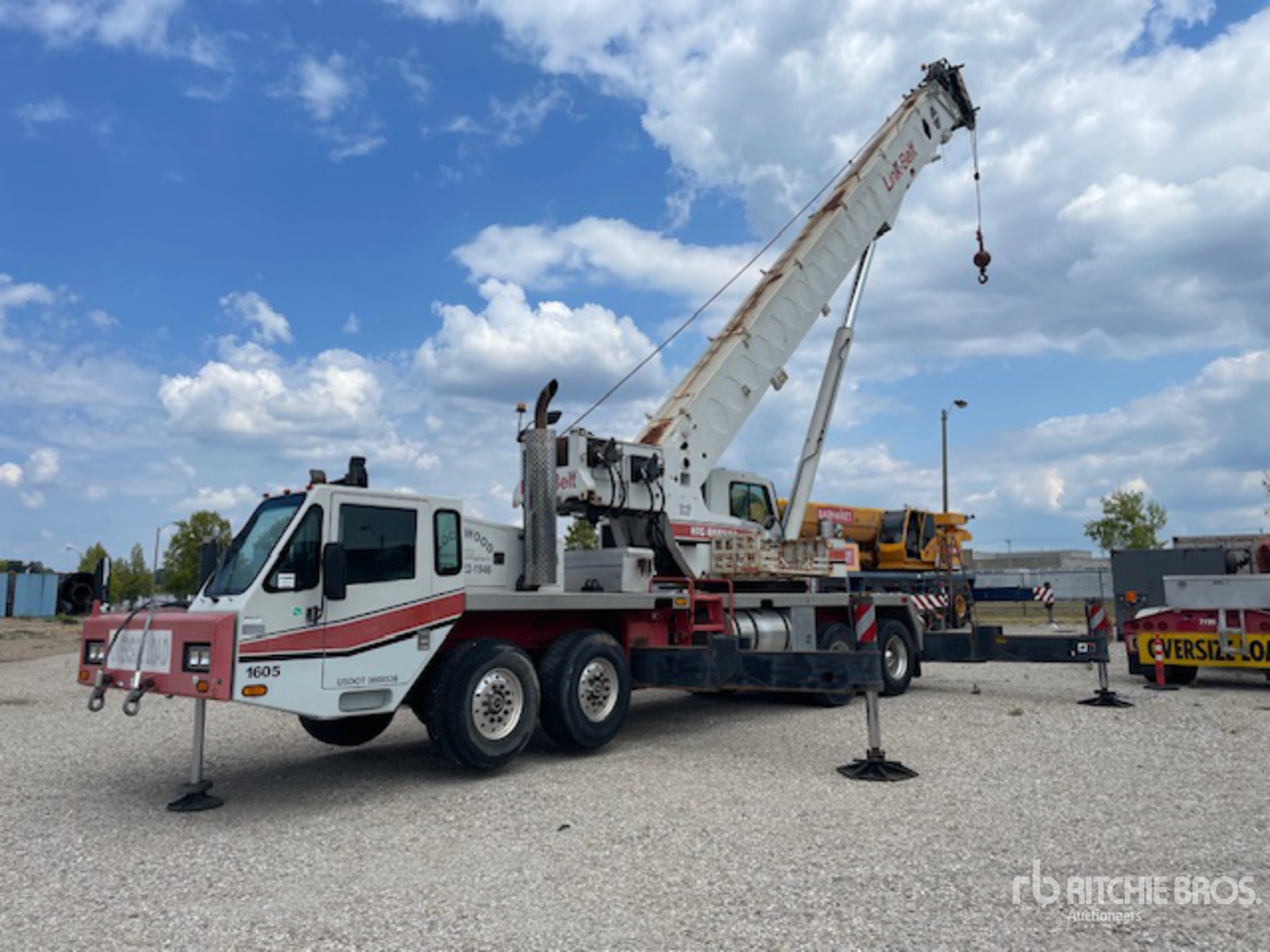 2002 Link-Belt HTC8665 Grue hydraulique sur camion