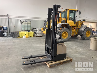 Crown ES 4000 3360 lb Elektro-Hochhubwagen