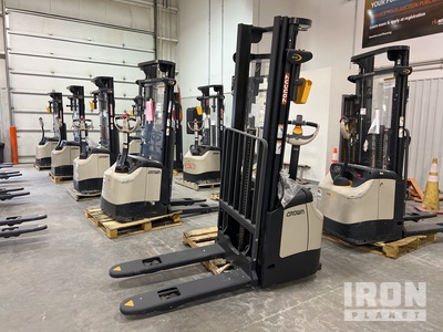 Crown ES 4000 3360 lb Electric Stacker