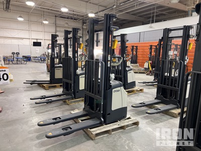 Crown ES 4000 3360 lb Electric Stacker