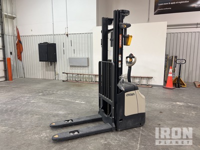 Crown ES 4000 3360 lb Elektro-Hochhubwagen